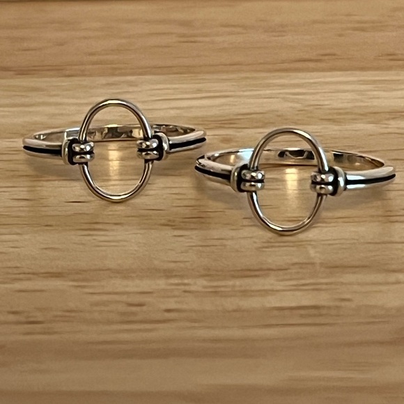 DAINTY ABSTRACT CIRCLE RING 925 STERLING SILVER VARIOUS SIZES - Picture 5 of 5